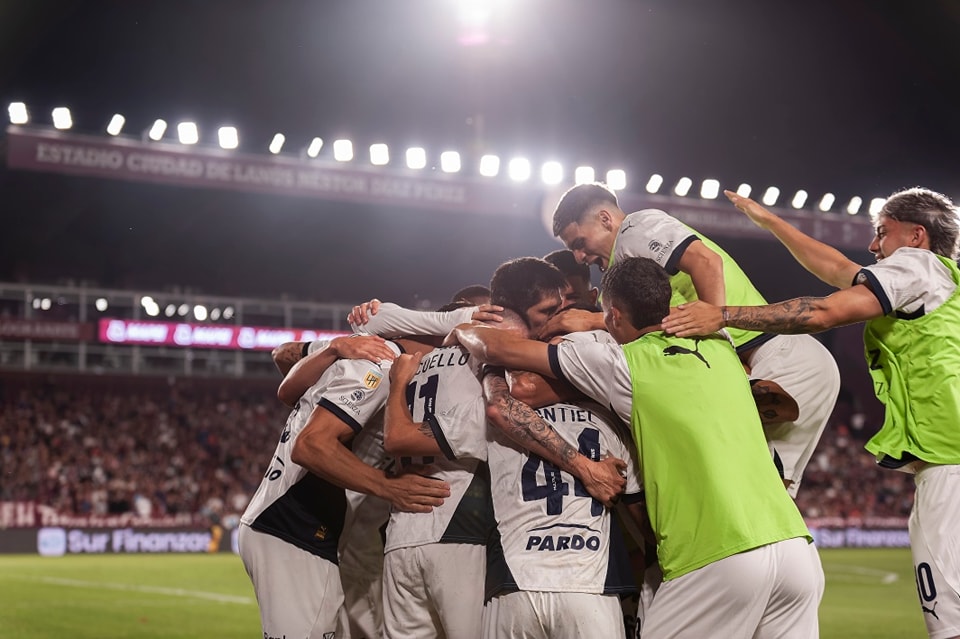 En este momento estás viendo Independiente venció a Lanús y se metió en zona de copas internacionales