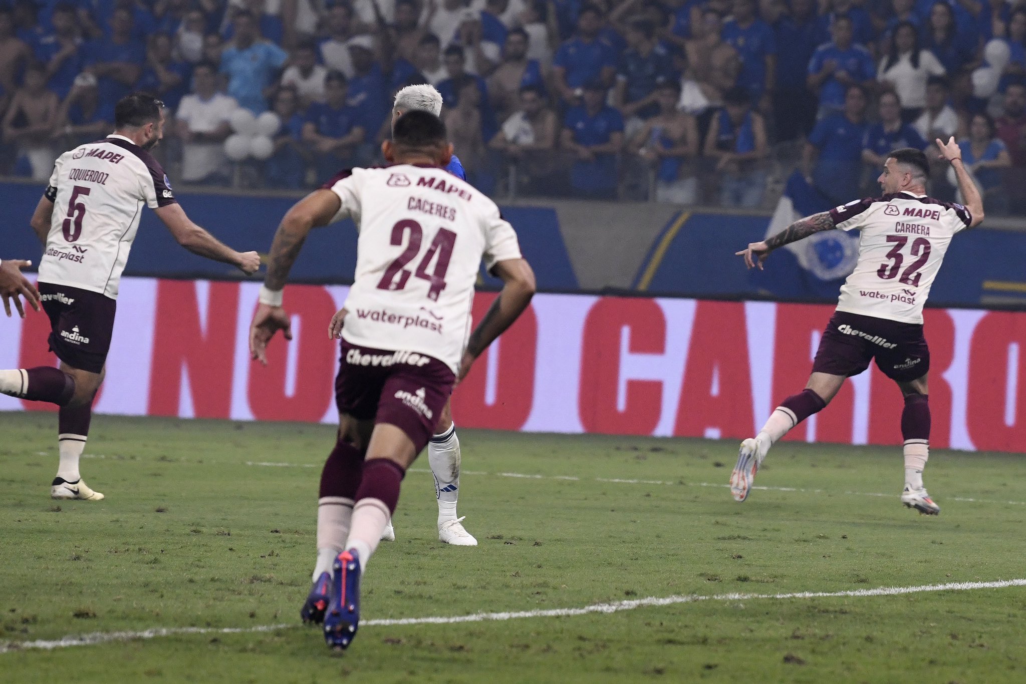 Lee más sobre el artículo Copa Sudamericana: Lanús le empató a Cruzeiro y quedó bien parado en busca de la final