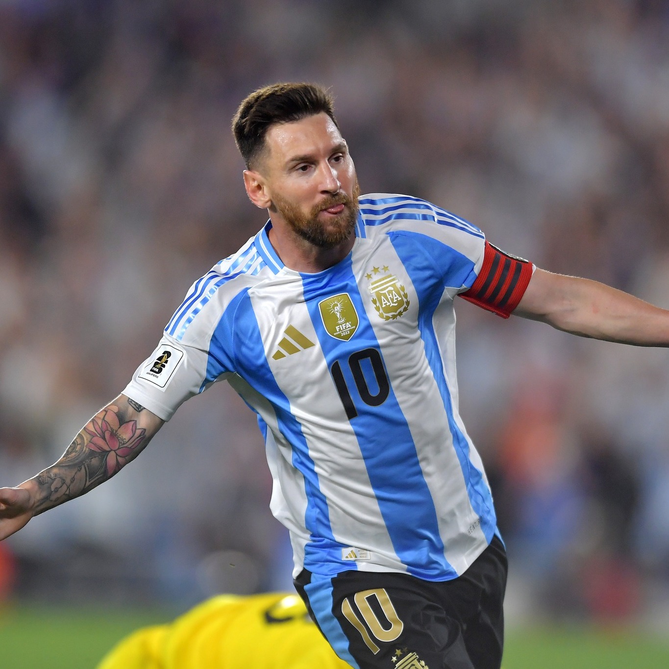 Lee más sobre el artículo Con triplete de Messi, Argentina goleó 6-0 a Bolivia en el Monumental