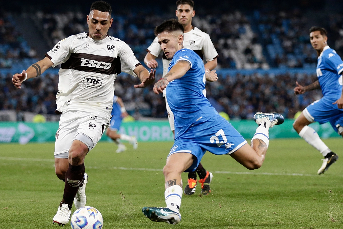 Lee más sobre el artículo Racing empató 1-1 con Platense y no pudo llegar a la cima