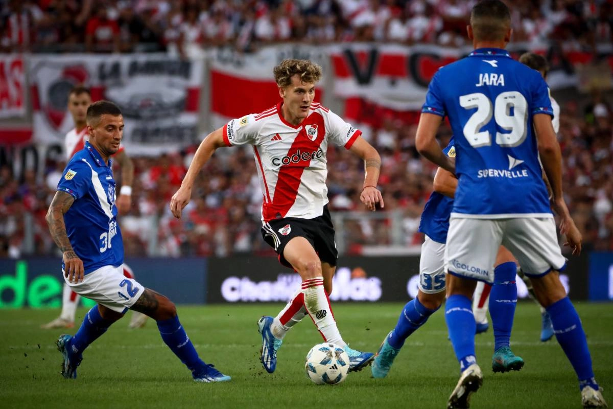 En este momento estás viendo River viaja a Córdoba para enfrentar a Instituto en busca de mantener viva su esperanza