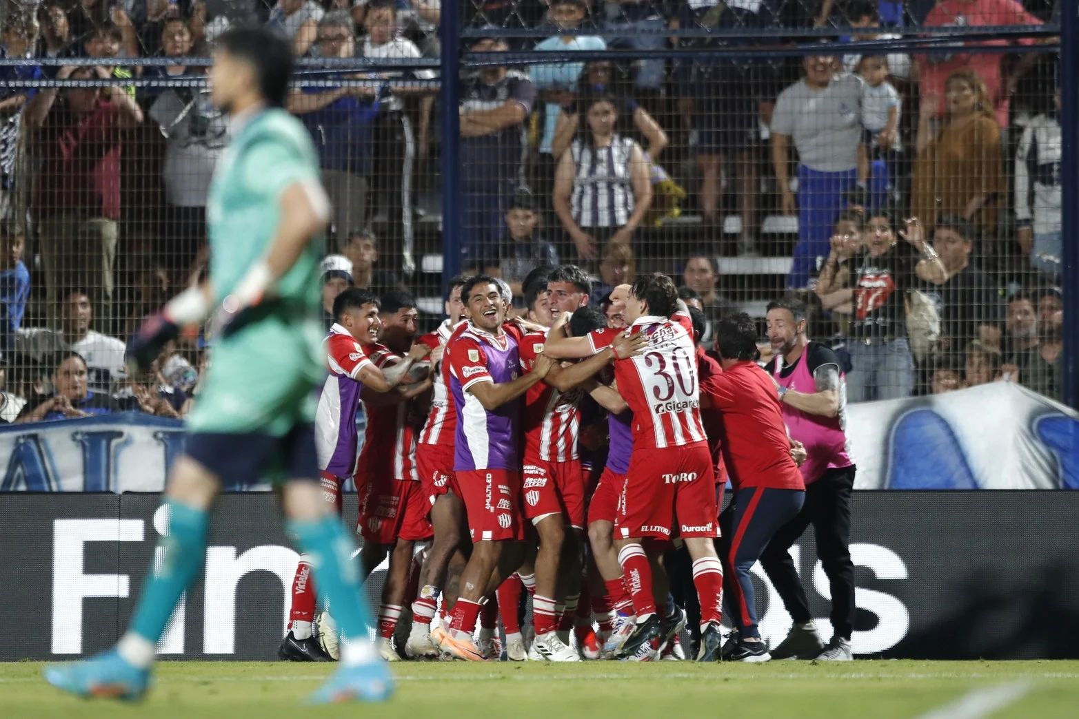 En este momento estás viendo Unión Santa Fe venció por 3-2 a Gimnasia La Plata como visitante en la Liga Profesional 