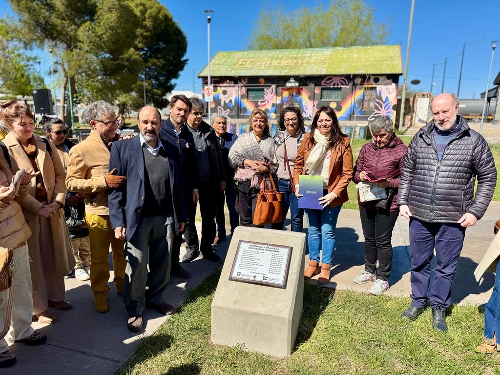 En este momento estás viendo Los primeros escribanos de Cipolletti fueron homenajeados en su dia