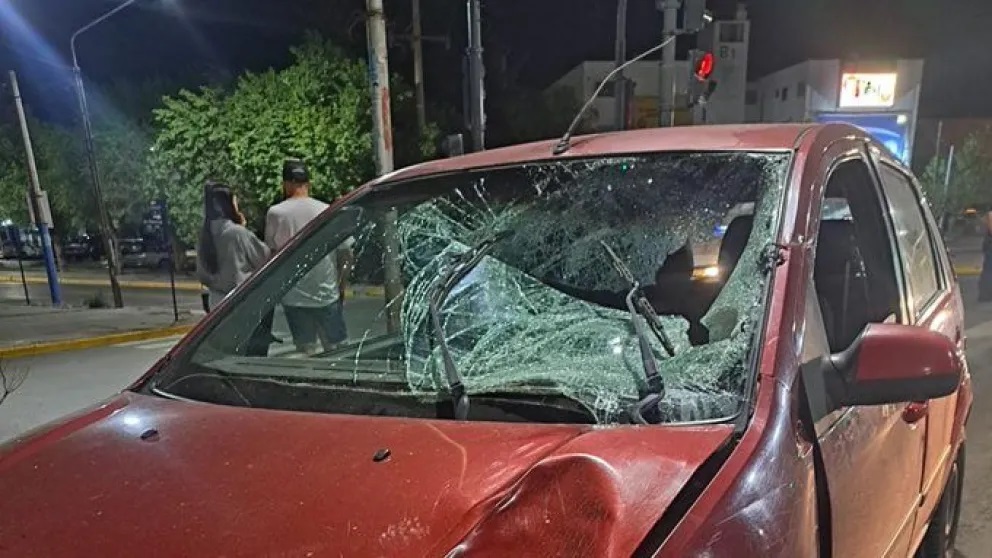 En este momento estás viendo Murió un lavacoches en Neuquén tras ser impactado por un vehículo