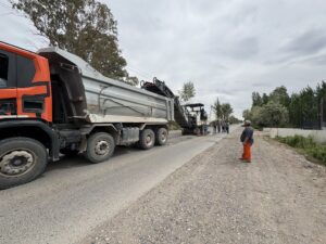 Lee más sobre el artículo Comienzan los trabajos de bacheo en calle Illia en Cipolletti