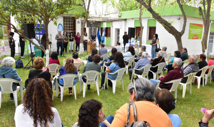 Lee más sobre el artículo Roca: inauguraron el primer Club de Día para personas mayores