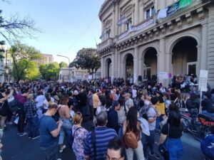 Lee más sobre el artículo Amplio repudio del arco político a la decisión del Gobierno de cerrar el Hospital de salud mental