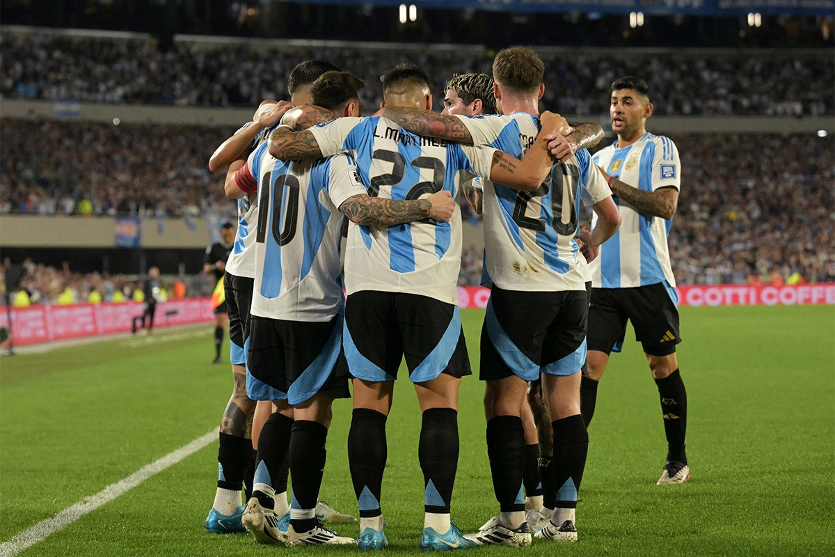 Lee más sobre el artículo Se viene la doble fecha de Eliminatorias: con Argentina líder, así están las posiciones