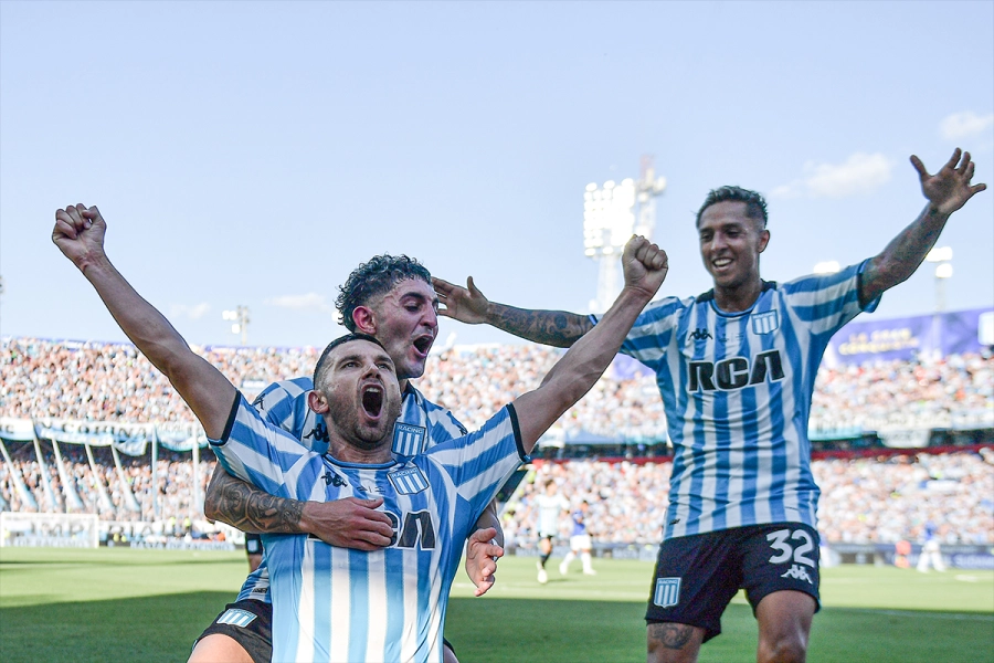 Lee más sobre el artículo Racing se coronó campeón de la Copa Sudamericana 2024 tras vencer 3-1 a Cruzeiro en la final en Asunción