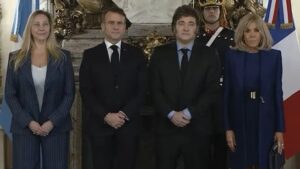 Lee más sobre el artículo Javier Milei se reúne con Emmanuel Macron en Casa Rosada