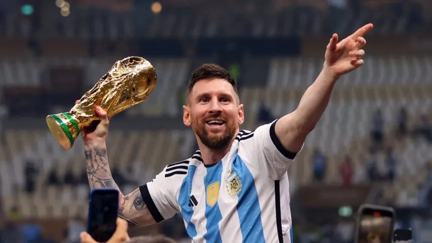 Lee más sobre el artículo Hace 2 años, Messi y la Argentina alcanzaban la gloria mundial