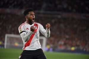 Lee más sobre el artículo River goleó a Rosario Central y se clasificó a la Libertadores