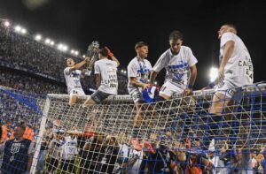 Lee más sobre el artículo Tras coronarse en la Liga Profesional, Vélez va por otros dos títulos