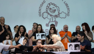 Lee más sobre el artículo Abuelas de Plaza de Mayo celebran la restitución del nieto 138: «La verdad siempre sale a la luz»