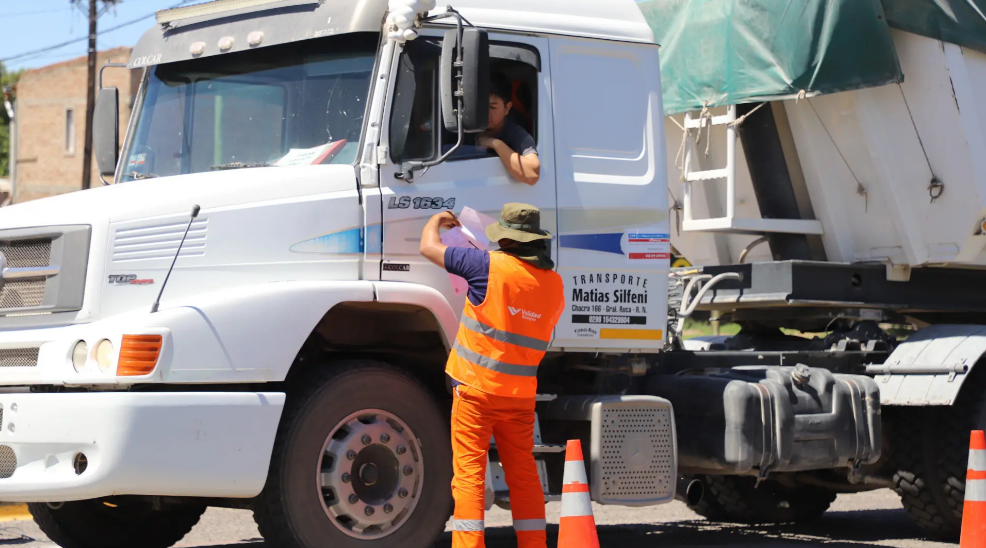 Lee más sobre el artículo Continúan controlando el transporte de minerales en las rutas provinciales