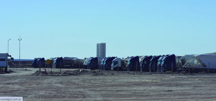 En este momento estás viendo Camioneros despedidos en NRG: la negociación pasó a cuarto intermedio hasta el martes