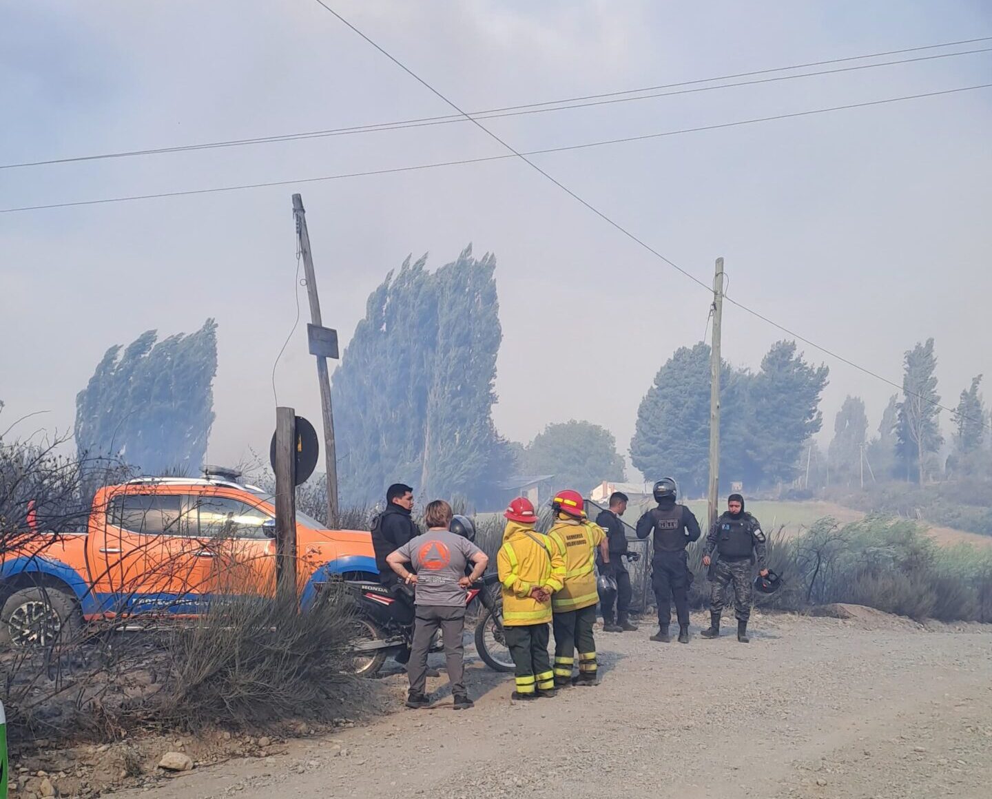 En este momento estás viendo Sigue el incendio forestal en Epuyén y ya se quemaron más de 3 mil hectáreas