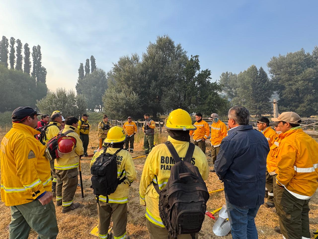 En este momento estás viendo Incendio en Valle Magdalena: refuerzan asistencia y suman brigadistas para contener el fuego