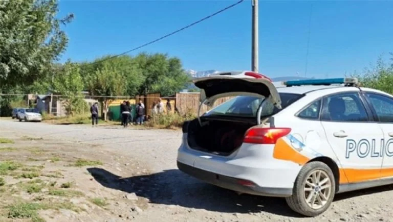 En este momento estás viendo Femicidio en El Bolsón: una persona detenida mientras se espera por el resultado de la autopsia