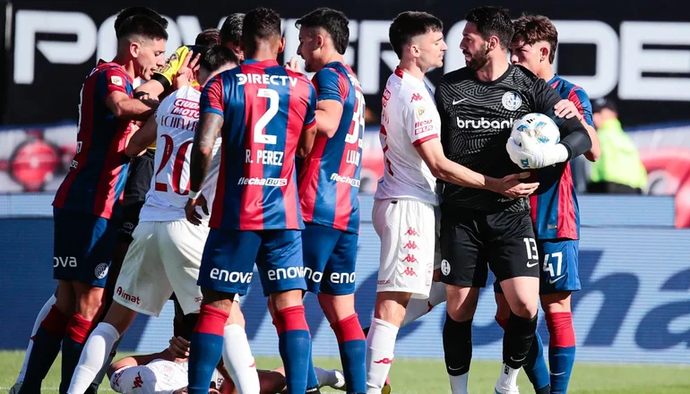 En este momento estás viendo Huracán recibe a San Lorenzo en el Estadio Tomás Adolfo Ducó