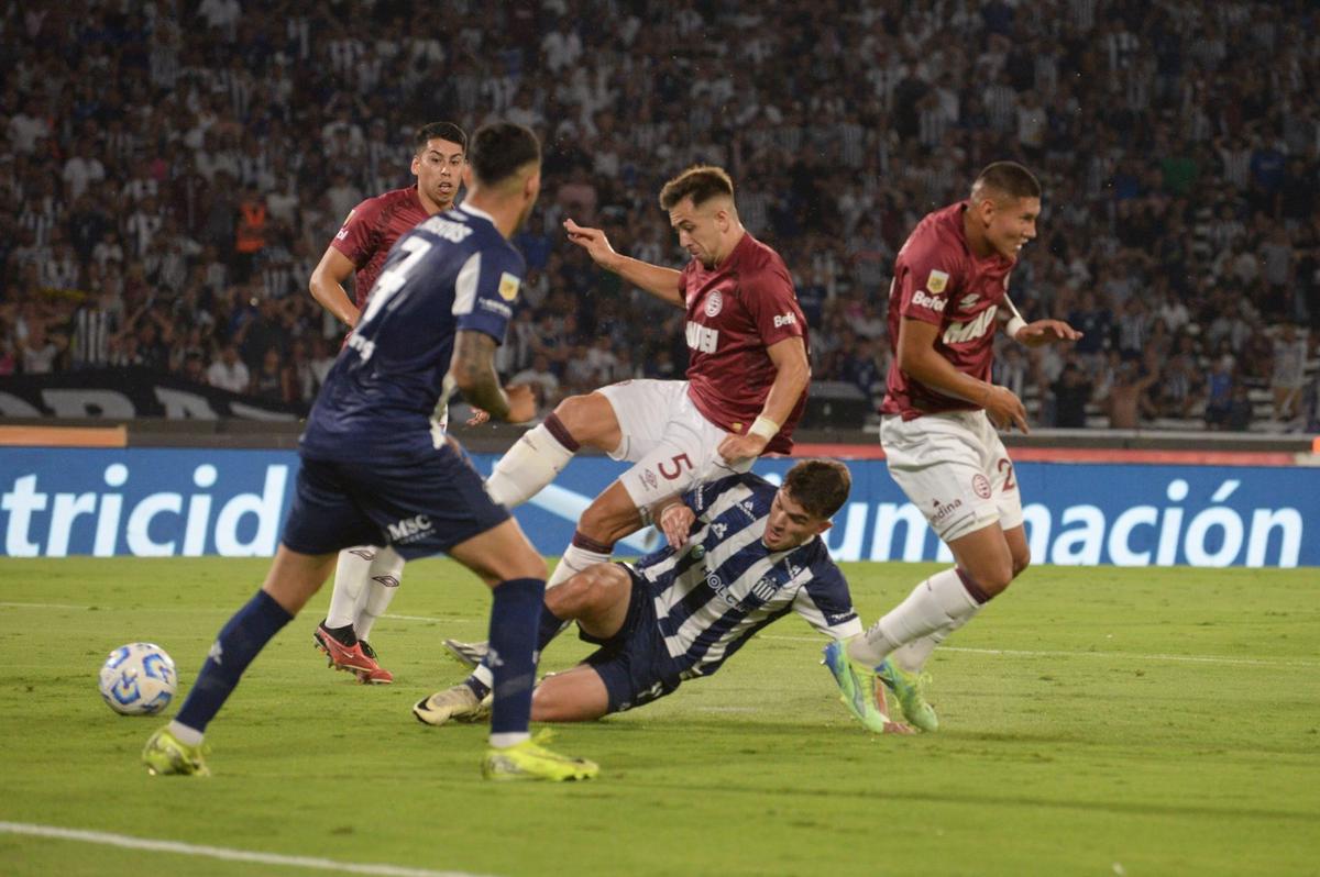 En este momento estás viendo Talleres perdió con Lanús e Instituto con Platense 