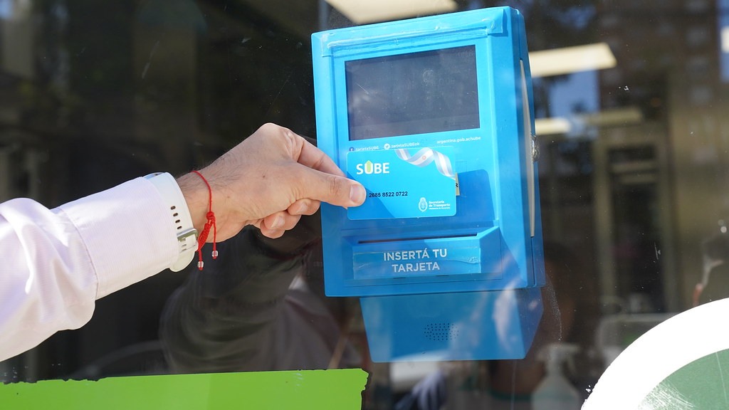 En este momento estás viendo Nueva terminal de la tarjeta SUBE en el edificio municipal de Cipolletti de calle Irigoyen