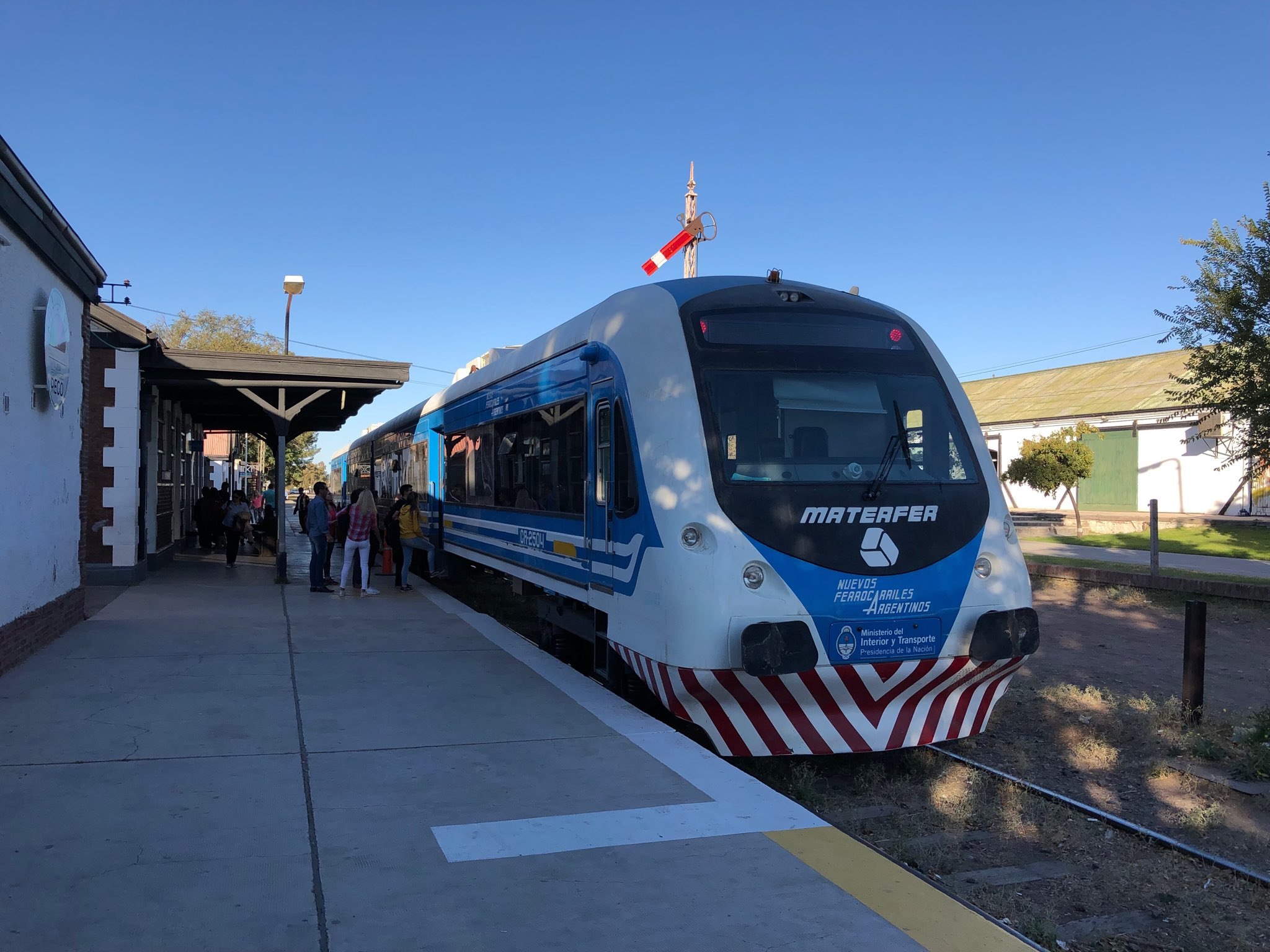 En este momento estás viendo Servicio del Tren del Valle Cipolletti- Neuquén cancelado por otro choque al puente