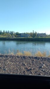 Lee más sobre el artículo Fernandez Oro: Un niño y una niña fueron rescatados en el río