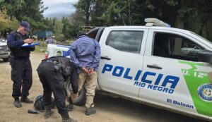 Lee más sobre el artículo El Bolsón: imputan a un hombre por intento de incendio que afectó bosques y viviendas