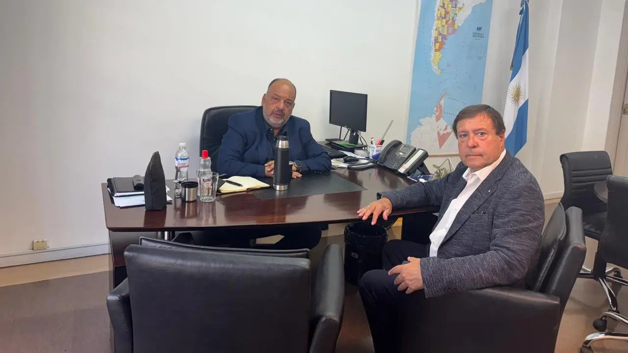 Lee más sobre el artículo Río Negro y Nación coordinan acciones de seguridad en El Bolsón