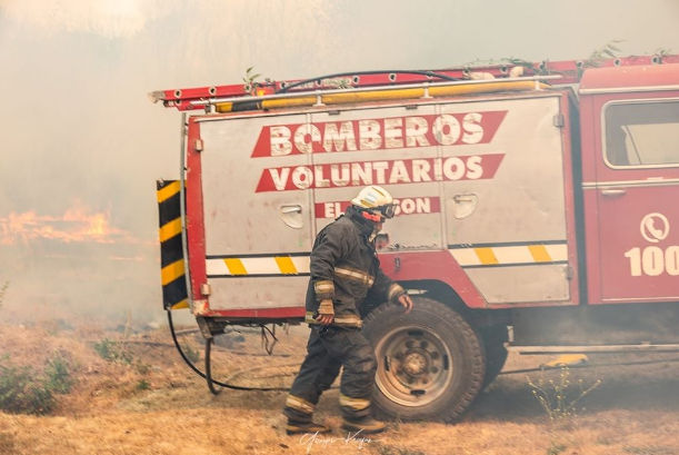 Lee más sobre el artículo Un día en la vida de los combatientes: héroes que enfrentan el fuego sin descanso