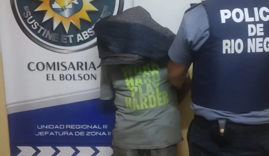 Lee más sobre el artículo El Bolsón: detenido tras hacer una fogata en una zona boscosa