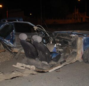 Lee más sobre el artículo Fuerte choque en la rotonda de Zapala con tres heridos graves