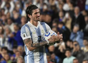 Lee más sobre el artículo Finalmente, Rodrigo De Paul no fue amonestado en el clásico contra Brasil y estará disponible ante Chile