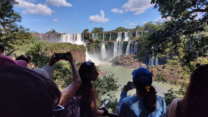 Lee más sobre el artículo Alivio para el turismo: casi 3 millones de personas viajaron en el feriado de Carnaval