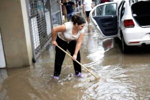 Lee más sobre el artículo Bahía Blanca, el día después: comenzó el lento proceso de reconstrucción de la ciudad