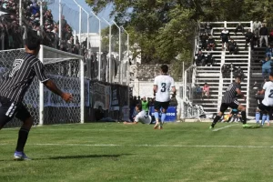 Lee más sobre el artículo Cipolletti goleó a Guillermo Brown 4 a 0 en la Visera