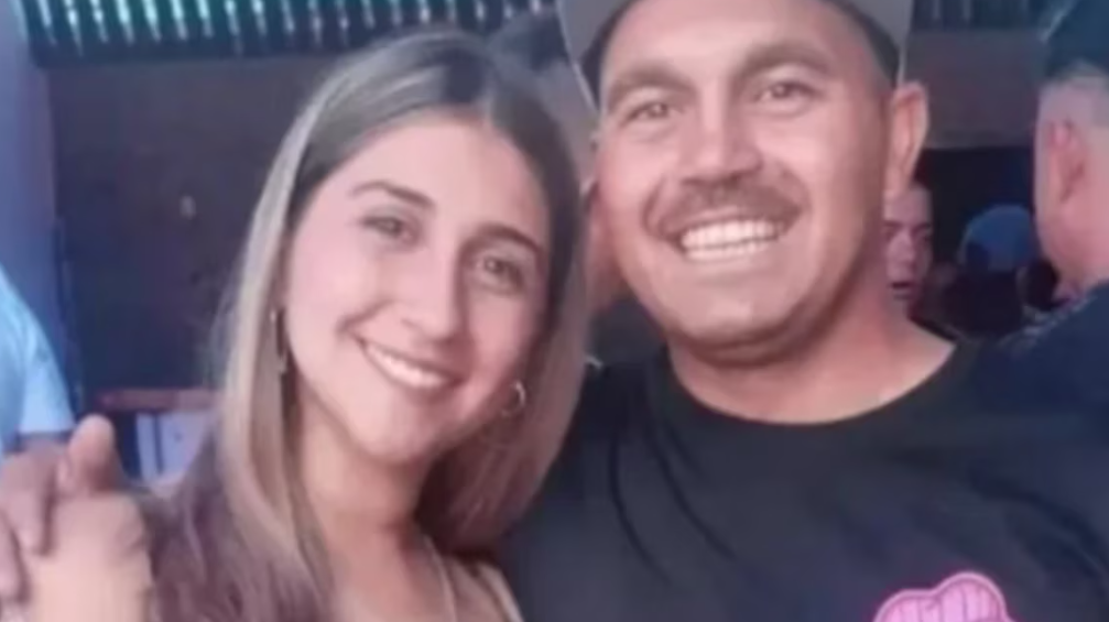 Lee más sobre el artículo Conmoción en Mendoza: mató a puñaladas a su expareja de 27 años mientras compraba en un comercio y luego se suicidó