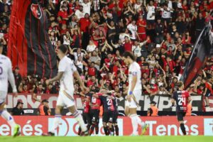 Lee más sobre el artículo Boca perdió con Newell’s en Rosario y dejó de ser líder del torneo: video del 2-0