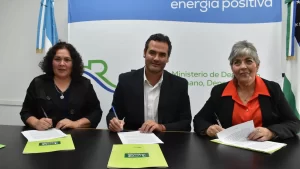 Lee más sobre el artículo Difunden la Línea 102 en escuelas rionegrinas para fortalecer la protección de derechos