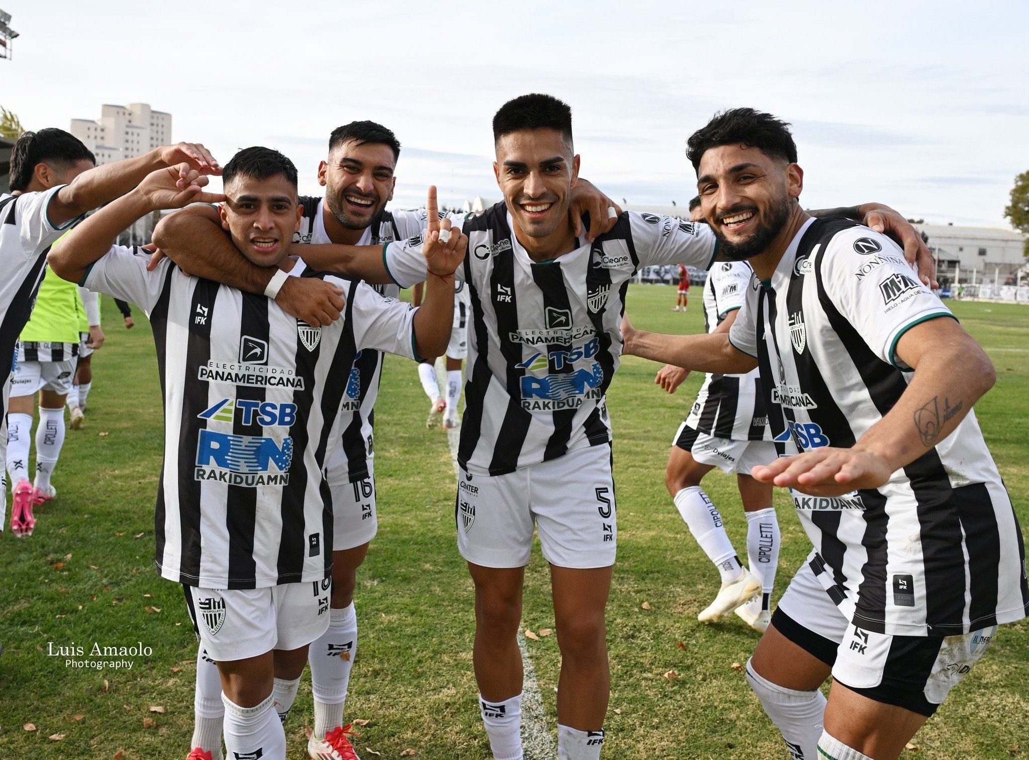 En este momento estás viendo Cipolletti derrotó a Santamarina de Tandil 3 a 0 en la Visera