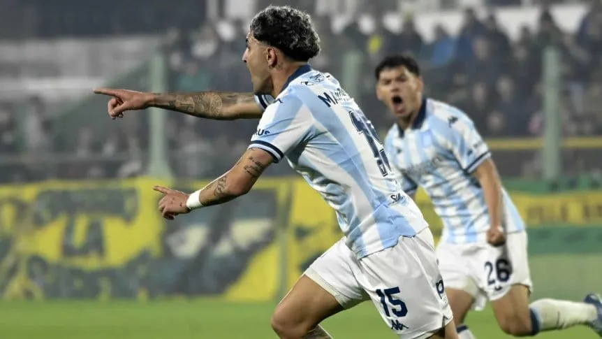 Lee más sobre el artículo Racing lo dio vuelta ante Defensa y se clasificó a octavos de final del Torneo Apertura 2025