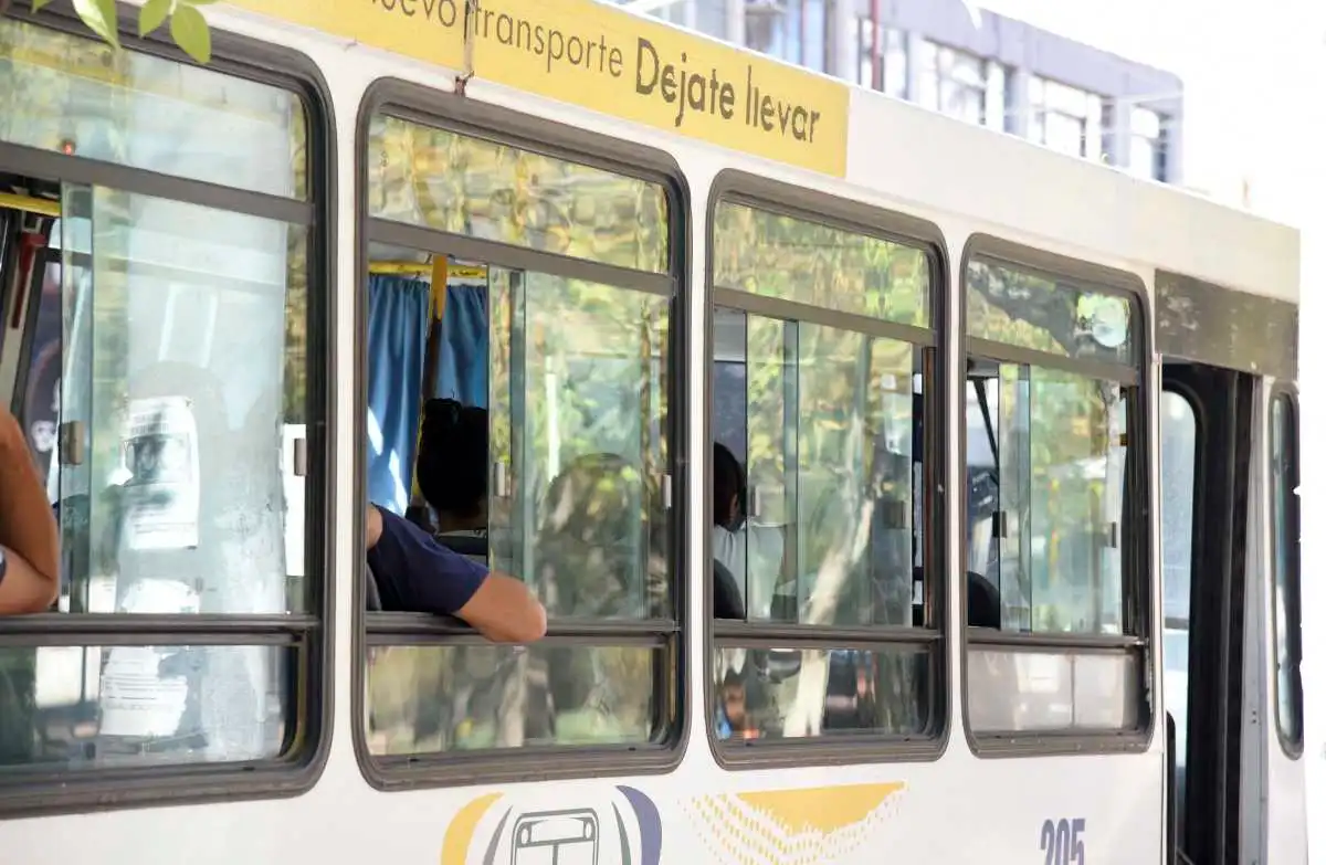 Lee más sobre el artículo Se aprobó por unanimidad el pliego para la licitación del nuevo sistema de colectivos en Cipolletti