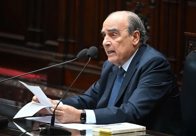 Lee más sobre el artículo Cruces, ausencias y tensiones por el escándalo $LIBRA: Francos se intentó defender en Diputados