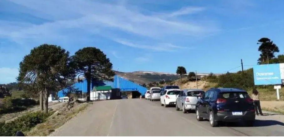 Compras a Chile: sábado “tranquilo” en los pasos fronterizos de Neuquén, pero se esperan largas filas el domingo
