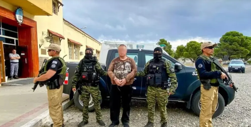 En este momento estás viendo Solo el líder de la organización criminal seguirá detenido