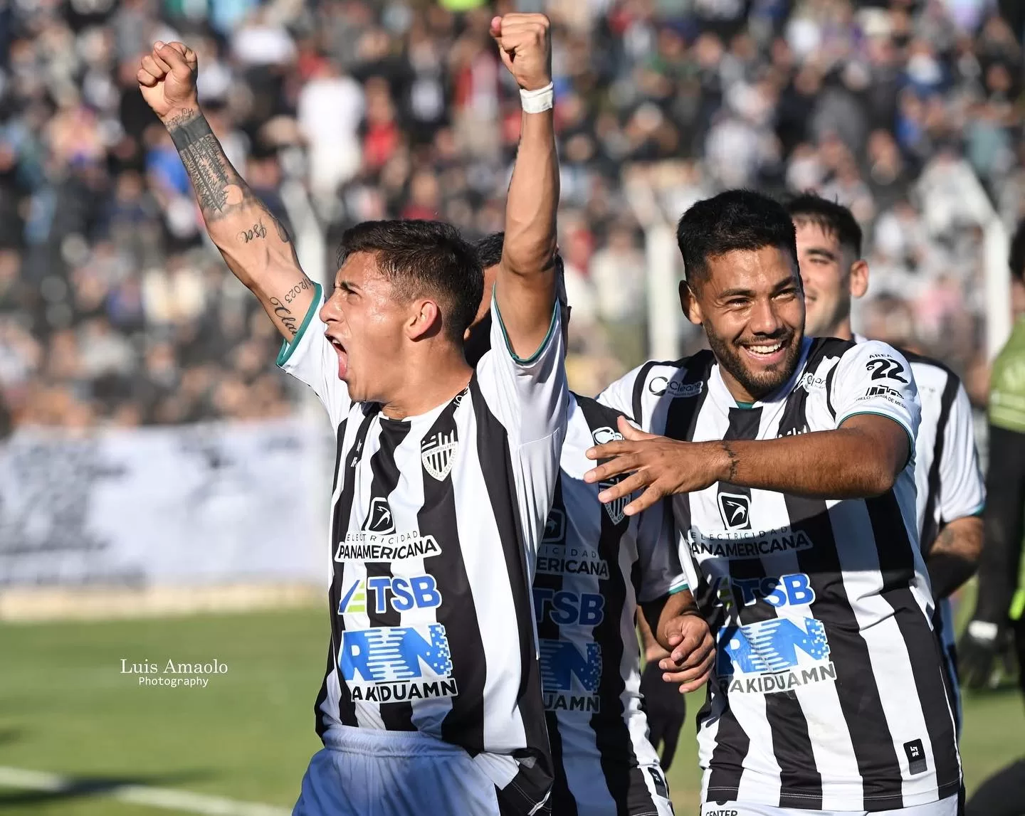 En este momento estás viendo Cipolletti goleó a Deportivo Rincón 3 a 0 y sigue en lo más alto de la Zona Uno.
