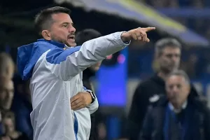 Lee más sobre el artículo Boca, eliminado en la Bombonera: «No cumplí con el objetivo», dijo el DT Herrón