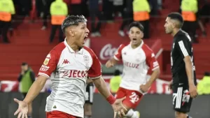 Lee más sobre el artículo Huracán venció a Riestra y se clasificó a cuartos.