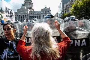 Lee más sobre el artículo La oposición impulsa sesión en Diputados para tratar jubilaciones, moratoria y emergencia por inundaciones